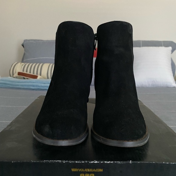 Very Volatile Los Angela’s WHITBY Black Sueded Bootie - Picture 1 of 12